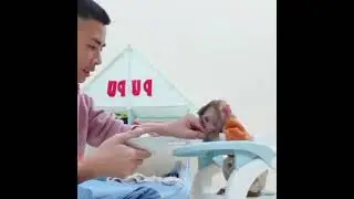 Monkey Pupu cried and hide dad Shoes, asking dad to stay home with him!