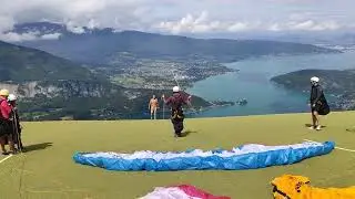 PARAPENTE - &Eacute;cole D&eacute;collage au Col de la Forclaz, Lac d'Annecy