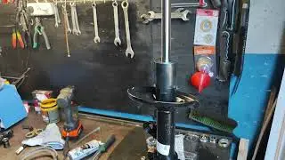 Новые стойки и амортизаторы перед установкой нужно обязательно прокачать!☝️