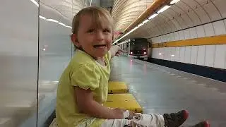 Metro Praha kontrola stanice Invalidovna sousedkou 2
