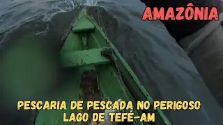Pescaria de pescada no perigoso lago de Tef&eacute;.