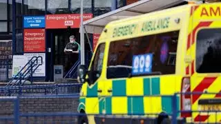 U.K. Expects Omicron Hospital Surge Over Holidays