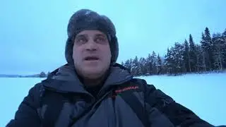 РЫБАЛКА НА ОКУНЯ В ЯНВАРЕ . ПОБЕГАЛ ПО ОЗЕРУ И НАШЕЛ !