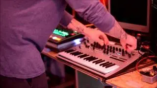 Synthies & Ronan - dubstep session //KORG minilogue /ROLAND TR-8