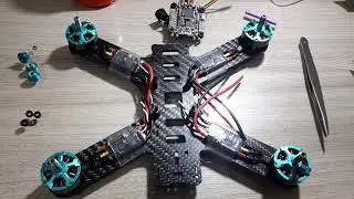 Drone de corrida bom e barato. 