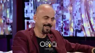 Dit&euml; e Re - Albatros Rexhaj: Kurioz p&euml;r librin e Angela Martinit