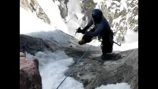 Mountain climber saved at last second from near-fatal fall - Nerve-racking rescue caught on video