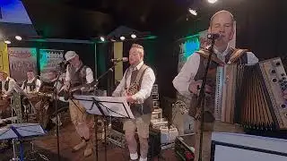 Die Holzkogl Buam -Tief beim See