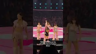 TWICE's 'This Is For' Takes Over VS Fashion Show! 💖 #NAYEON #ナヨン #MOMO #モモ #JIHYO #ジヒョ #TZUYU #ツウィ