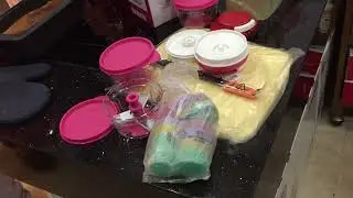Выпечка и подрумянивание масляного пирога в микроволновой печи с помощью посуды Tupperware