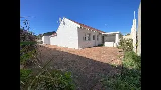 Neat 2 bedroom for sale in Table View, close to all amenties - Cape Town