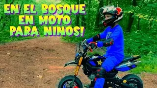 Den está conduciendo una Moto en el Bosque! | Motos para niños!