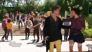 Matteo se cae y Luna lo besa / Soy Luna 3
