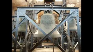 Dresden, Dreikönigskirche: Glocken as‒c′‒es′