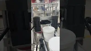 High Speed Bucket Lid Feeding Pressing Machine #pressingmachine #cappingmachine