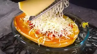 Как запечь кабачки с беконом и яйцами