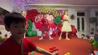 Nhảy We wish you a merry  christmas. Mầm Non Bông Hồng