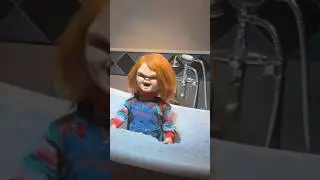 Chucky Haunts the Bathtub 🛀 #chucky #hhn #universalstudios