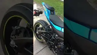 2017 GSXR 1000R straight piped (no muffler w/cat)
