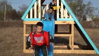 Kid Indoor Outdoor Playground Set Wooden Climbing Frame with Plastic Slide