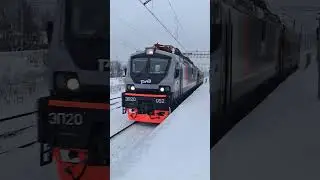 ЭП20-052 с вагоном-дефектоскопом следует мимо ст. Авсюнино