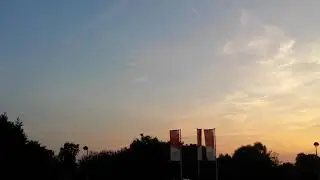 Paraglider boven de paalse plas