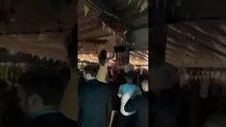 4h y a&uacute;n ped&iacute;an m&aacute;s&hellip; &iexcl;As&iacute; fue esta boda en una mas&iacute;a de Girona! 💃✨