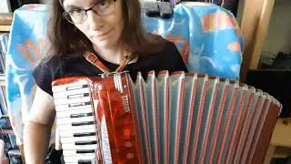 Improv 5: I Am Unreasonably Excited About This Raspberry Muffin (Vardes 120 Bass Accordion)