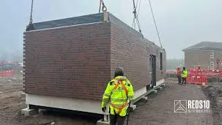 First modules for Defence School of Transport accommodation arrive on site