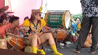 KECANTIKANYA MENGGODA PARA PEMIRSA - NDOLALAK FITRI LARAS