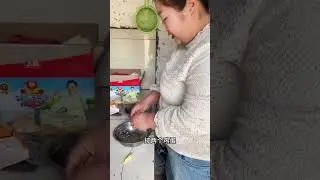 今天的荠菜糊糊让大姐做的绝绝子#用抖音记录我的农村真实生活日常 #家和万事兴 #我们一家的平淡生活