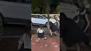 Невозможная поза сидя 🤔