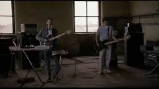 24 Hour Party People - John Simm (as Bernard Sumner) sings 'Blue Monday'
