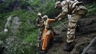 Uttarakhand water world all Flood Scenes Video june 2013 on youtube through Video Cam.
