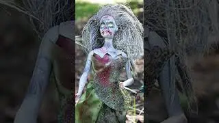 Look at these scary Barbie Dolls! Barbie is scared too! 😮 #shorts #creepy #barbie #scary