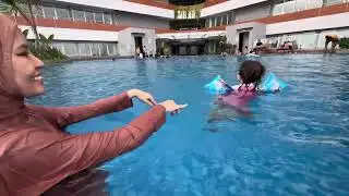 Berenang di Nuvasa Bay the Nove Kalani tower lantai 2