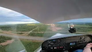 Diamond DV20 landing at Pyht&auml;&auml; Redstone