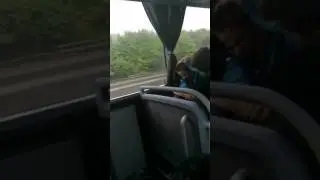BASTON DANS LE BUS CA TOURNE MAL !!!!!!!!!!!!!