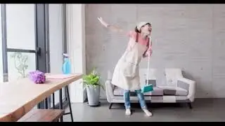 Housewife (DAAN) by WÜK