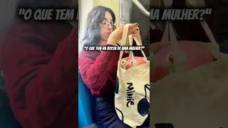 O que tem na bolsa de uma mulher?