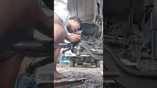 How to change king pin Isuzu 6he1 engine