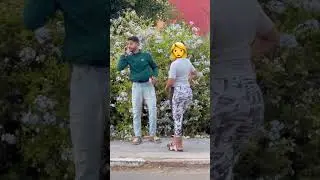 #مضحك عطيني تيليفوني فيه تصاوري عريانة مع راجل ختي 😂