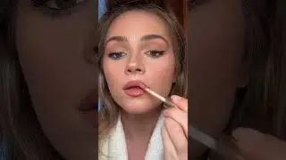 #essencecosmetics #essence #makeup #lipgloss #makeupproducts #viral #barbiemakeup #eyepatches #hack