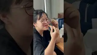Every day at work, I eat rice paper with shrimp, fried onions and butter sauce. My jaw dislocated...