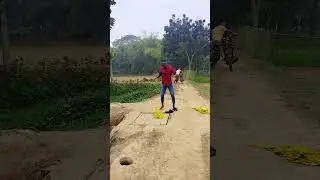 দেখো মহিলা  টি কে নিয়ে  কোথায় গেলো🤣
