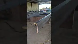 fabricando carroceria para camiones, plataforma.