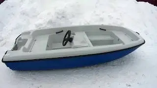 Моторная лодка Cayman 36S с рулевой и ручками