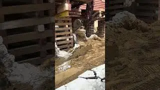 Демонстрация разрушения бетона фундамента пирротином в Коннектикуте.