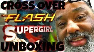 THE FLASH / SUPERGIRL CROSS OVER UNBOXING EVENT!!! - Ol Skool Geek