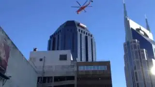 Helicopter removes US Bank sign in downtown Nashville